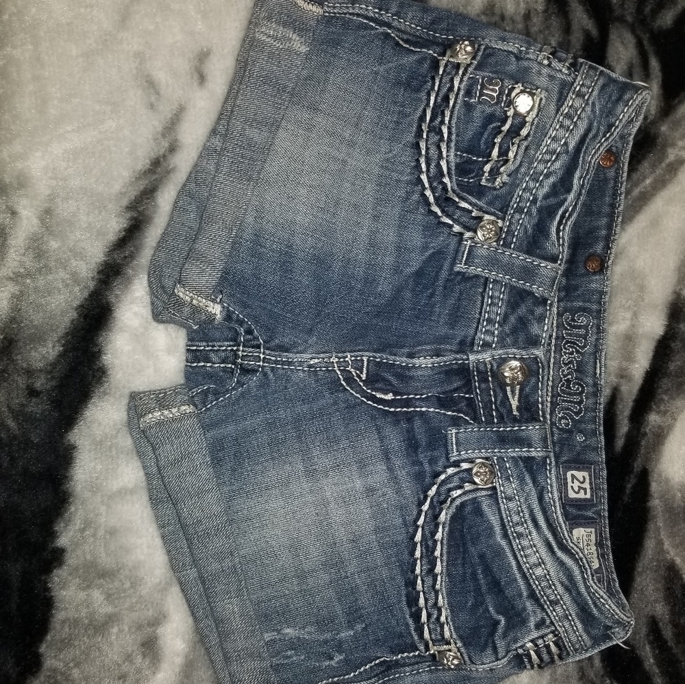 Miss me Shorts - Picture 2 of 4